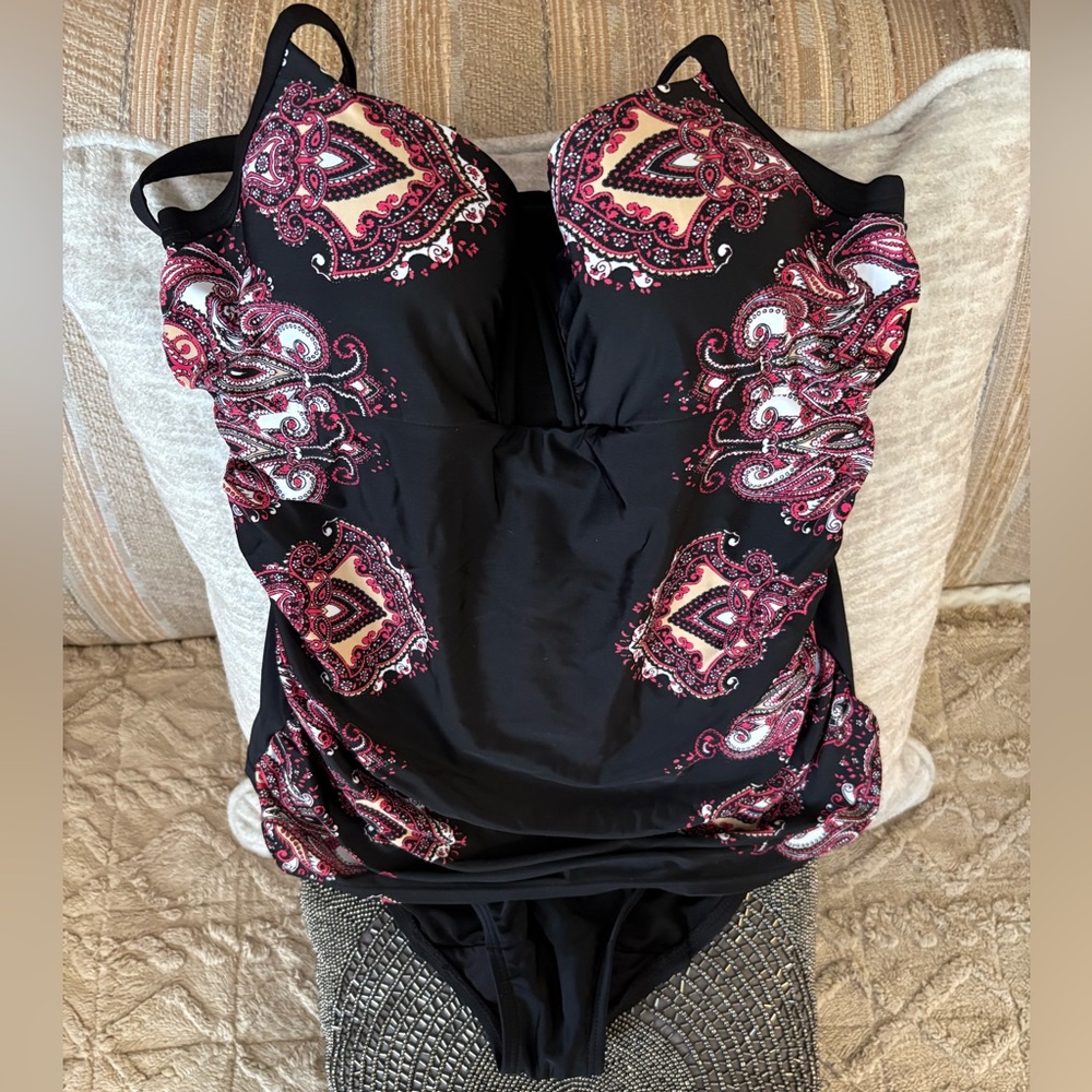 Swim byCACIQUE Black and Paisley patterns One Piece swimsuit